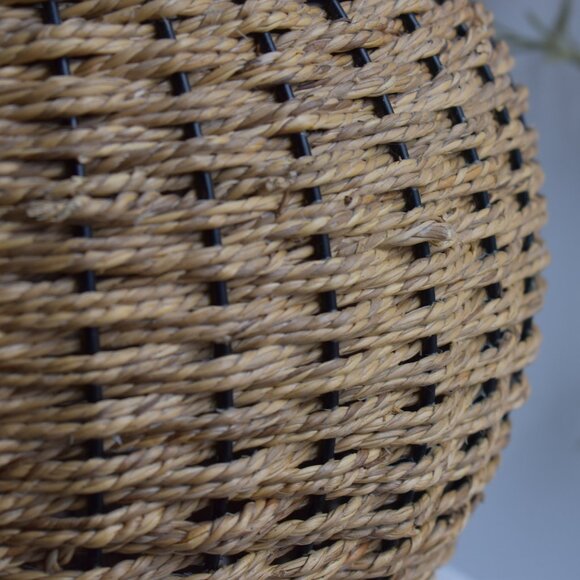 Handmade Large Woven Seagrass Rattan Round Table Vase Western Cottage Decor - Picture 7 of 9